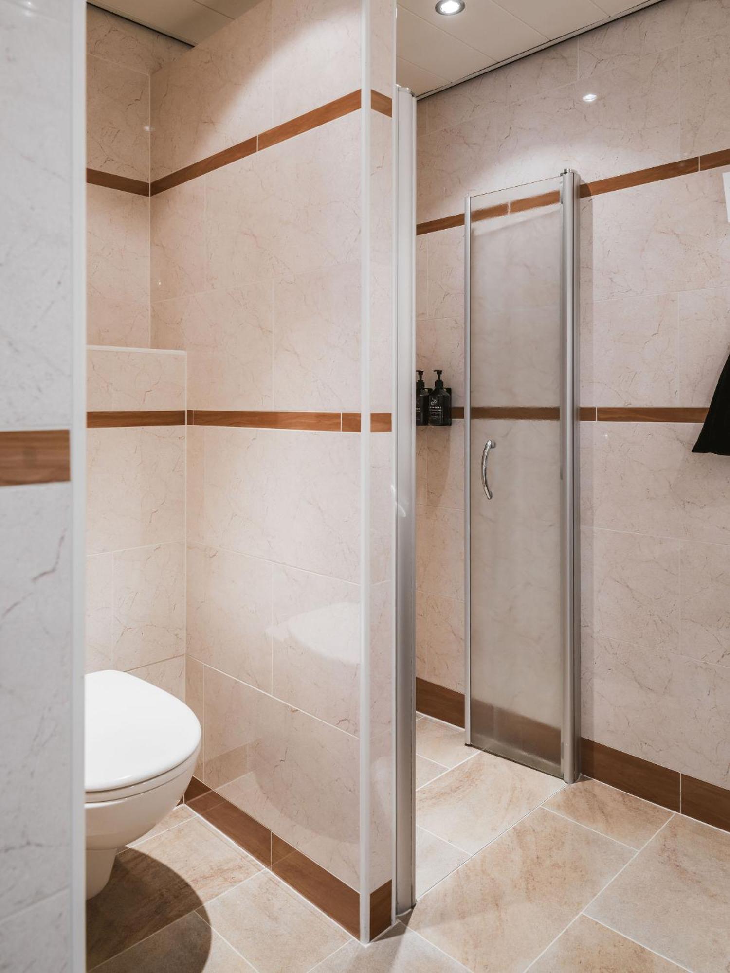 Strandhotel - Next Door Hotel Dombourg